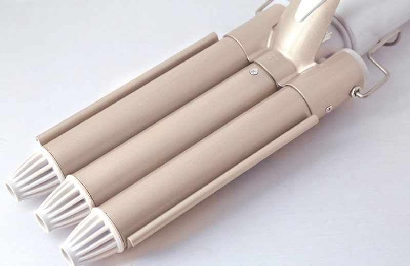 Professional Curling Iron Ceramic Triple Barrel Hair Styler Hair Waver Styling Tools 110-220V Hair Curler Electric Curling 41D Professional Curling Iron Ceramic Triple Barrel Hair Styler Hair Waver Styling Tools 110-220V Hair Curler Electric Curling 41D